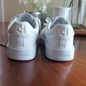 Cole Haan White Leather Low-Top Sneakers with CH Heel Logo For Men Traveler Snea